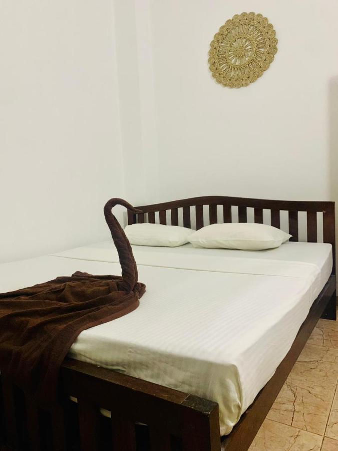 Dreamy Surf House Hotell Weligama Exteriör bild