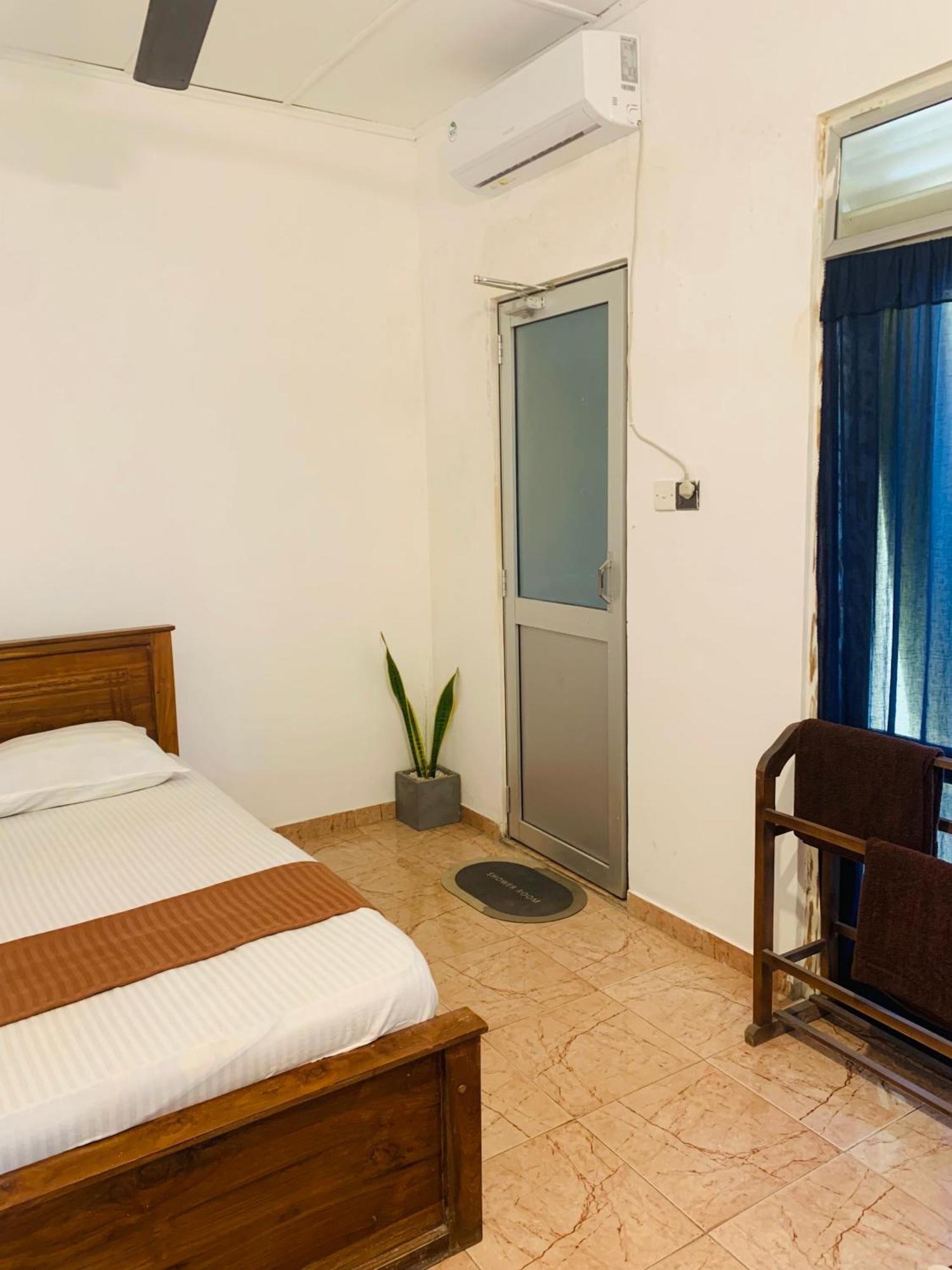 Dreamy Surf House Hotell Weligama Exteriör bild