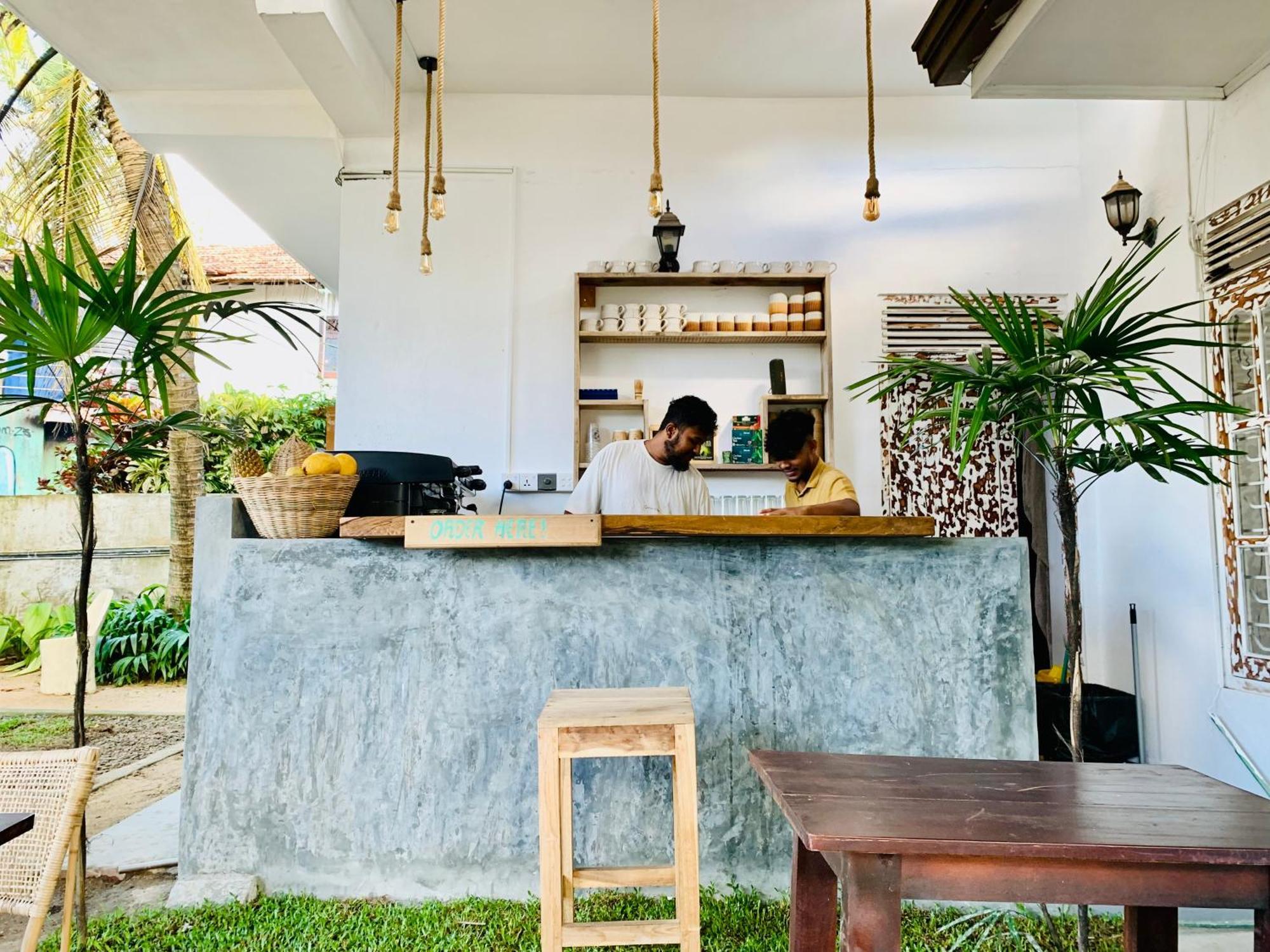 Dreamy Surf House Hotell Weligama Exteriör bild