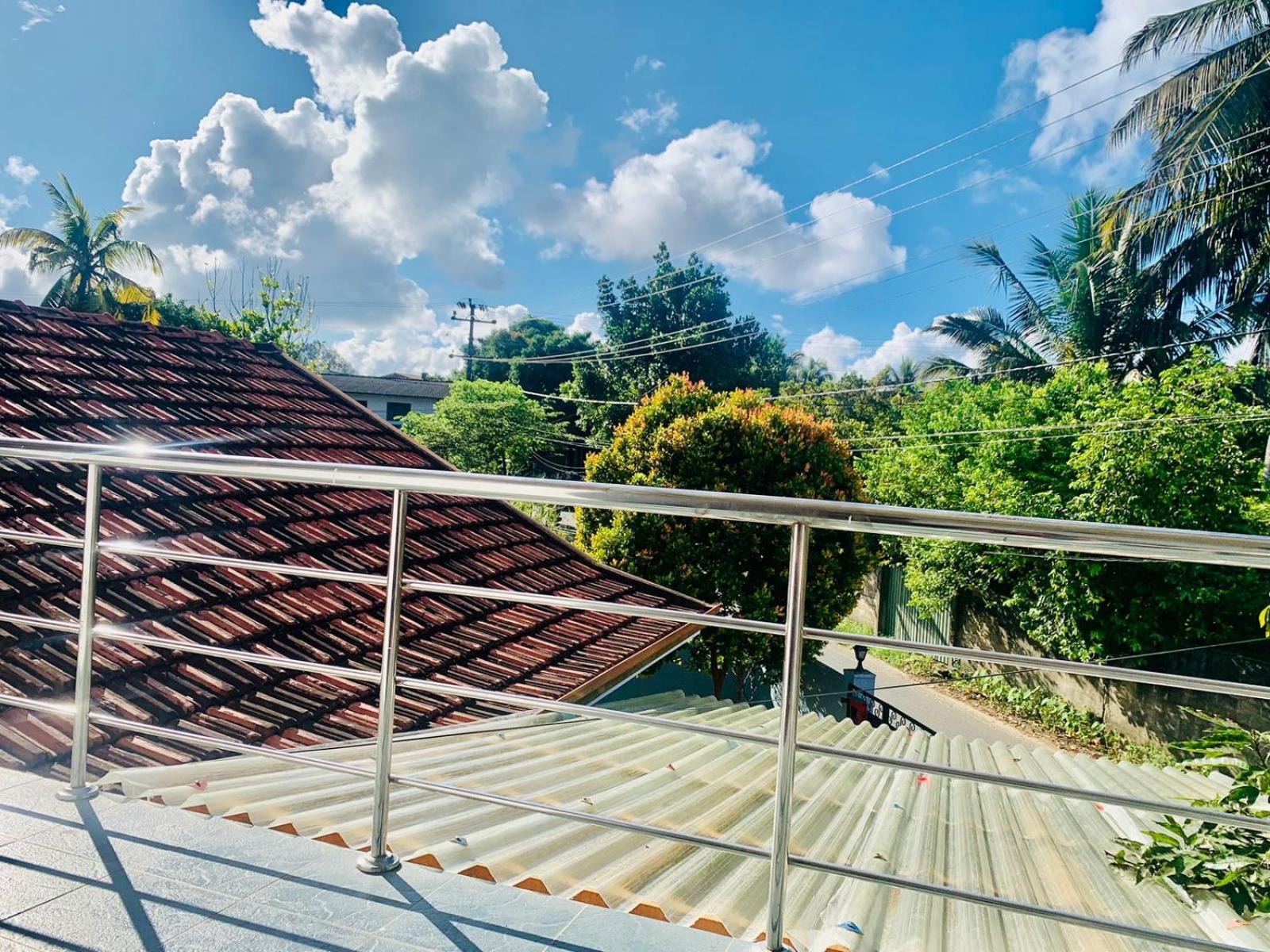 Dreamy Surf House Hotell Weligama Exteriör bild